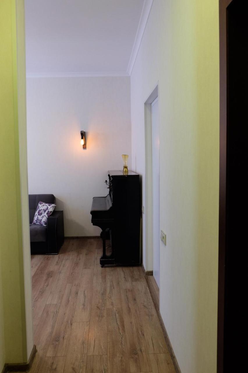 20 Griboedov Apartment- Heart Of Tbilisi Luaran gambar